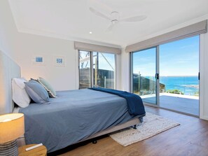 3 habitaciones, escritorio, tabla de planchar con plancha y wifi gratis 