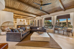 TV connectée, cheminée