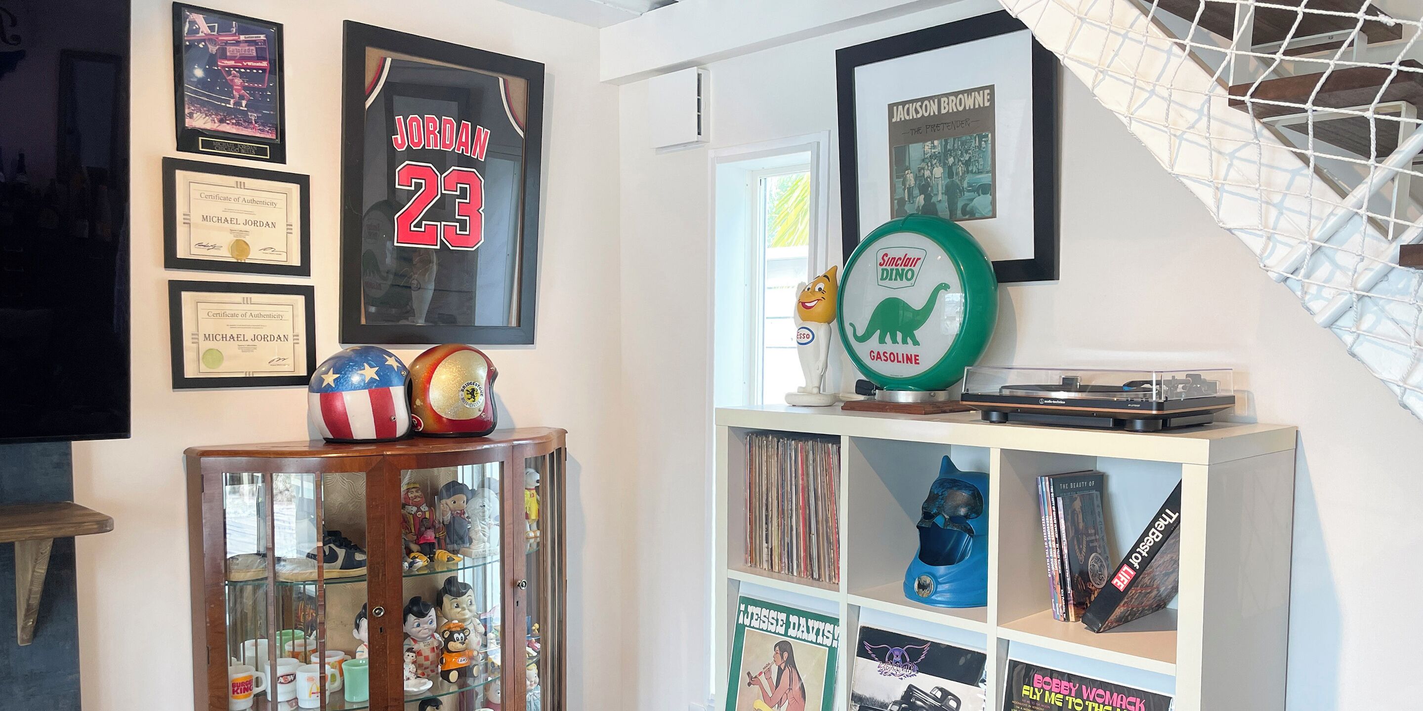 Standard Villa, Non Smoking (B) | Living room | 60-inch LCD TV with digital channels