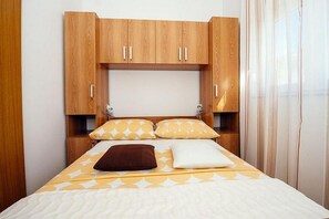 1 bedroom, free cribs/infant beds, free WiFi, bed sheets