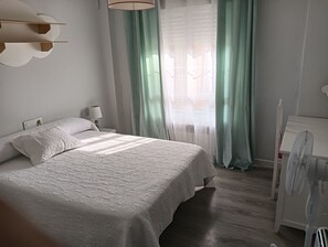 4 slaapkamers, een kluis op de kamer, een bureau