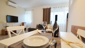 Apartment (One Bedroom Apartment) | Dining room - Stylish and Modern Rovinj Apartment (Rovinj)