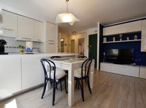 Apartamento (One Bedroom Apartment) | Cozinha privada | Geladeira