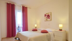 Apart Daire (One Bedroom Apartment with Balcony) | 1 yatak odası, ücretsiz kablosuz İnternet 