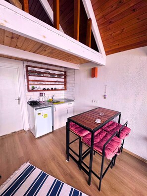 2 bedrooms, minibar, laptop workspace, soundproofing
