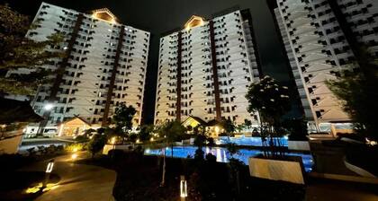 Royal Oceancrest Mactan - Resort type Condominium Unit 0215B