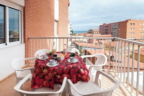 Outdoor dining - Odisea - Apartment (Playa De Piles, Valencia)