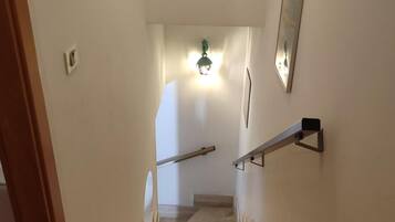 Nhà, 2 phòng ngủ, hút thuốc, ban công | Hành lang