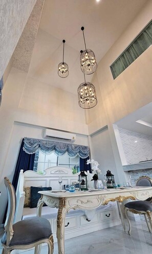 Dining - Grand Texan Mansion Retreat (Ban Puek)