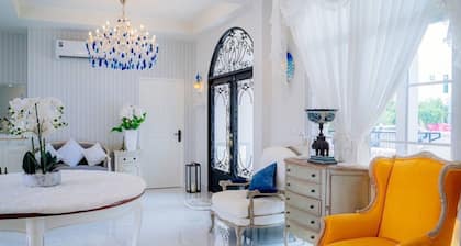 Grand Texan Mansion Retreat
