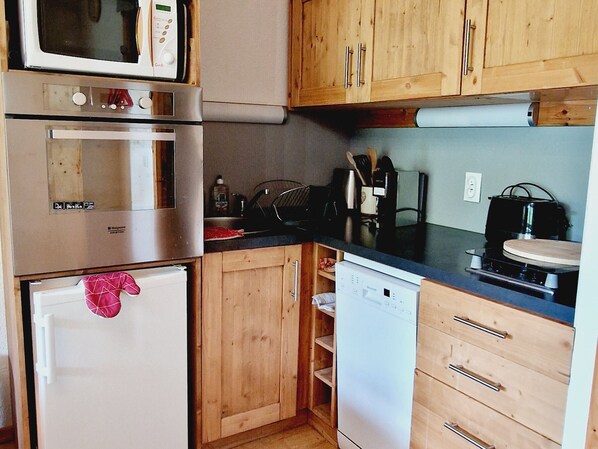 Fridge, microwave, oven, dishwasher