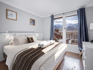 5 bedrooms, free WiFi - Spacious apartment for 10 pax in Val Thorens, ski-in ski-out, south-facing balcony, wellness area (Val Thorens)