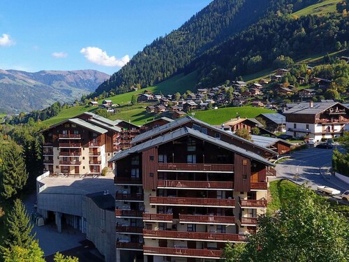 Mountain duplex for 6 with pool and loggia, Arêches