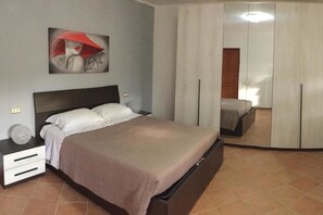 2 bedrooms, travel crib, WiFi, bed sheets
