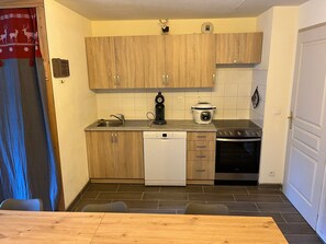 Fridge, microwave, dishwasher