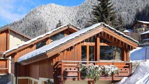 Exterior - Charming renovated chalet, sleeps 8, Valfréjus (Valfréjus)