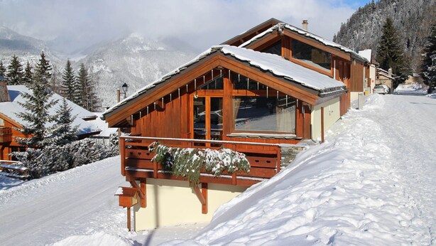 Exterior - Charming renovated chalet, sleeps 8, Valfréjus (Valfréjus)