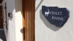 Exterior detail - Charming renovated chalet, sleeps 8, Valfréjus (Valfréjus)