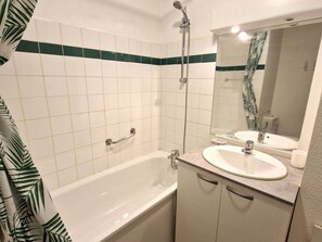 Bathroom - Large apt 6/8 ppl, direct slopes access, near center, terrace (Valfréjus)