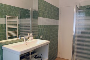 Hair dryer, towels, toilet paper