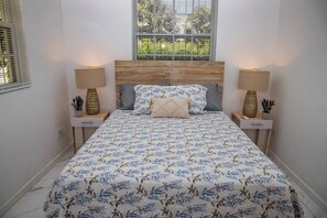 2 bedrooms, in-room safe, iron/ironing board, free WiFi - Summer Getaway: 2Bed Bungalow with Private Pool (Gibbes)