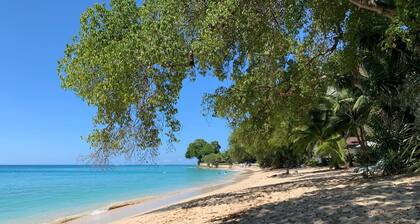 Summer Getaway: 2Bed Bungalow with Private Pool