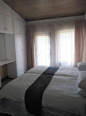 3 chambres, coffres-forts dans les chambres, Wi-Fi