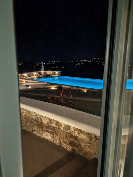 Thronos Suites - Image 50