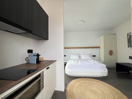 Thronos Suites - Image 100