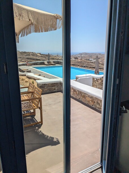 Thronos Suites - Image 20
