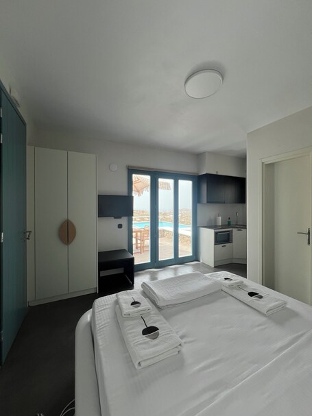 Thronos Suites - Image 34