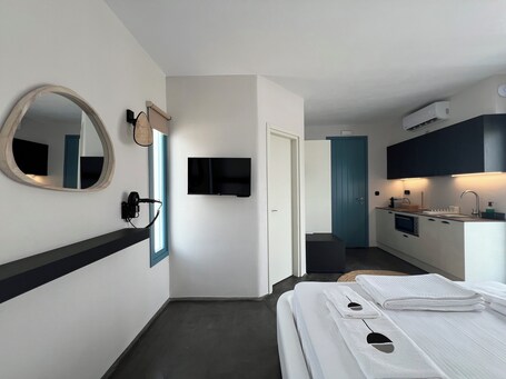 Thronos Suites - Image 56
