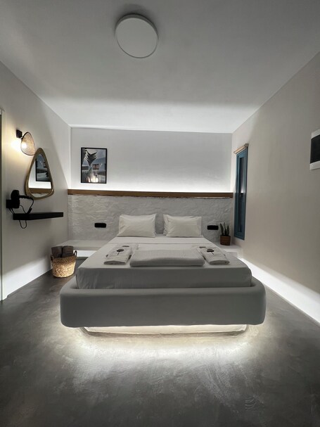 Thronos Suites - Image 53