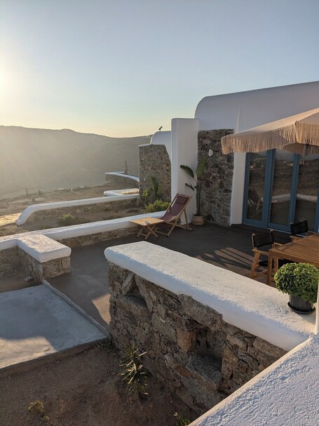 Thronos Suites - Image 4