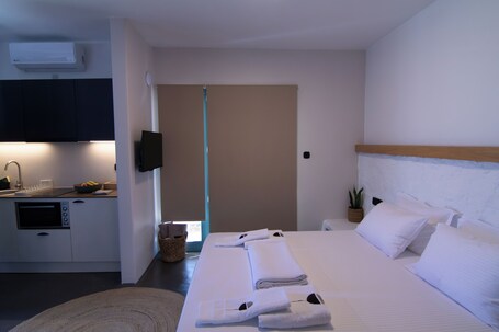 Thronos Suites - Image 99