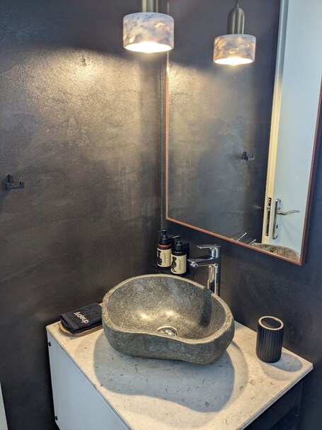 Thronos Suites - Image 40