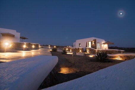 Thronos Suites - Image 3