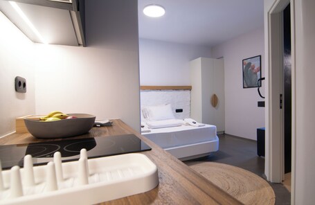 Thronos Suites - Image 54