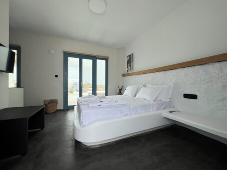 Thronos Suites - Image 91