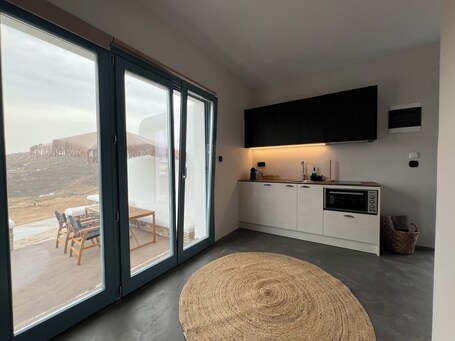 Thronos Suites - Image 42