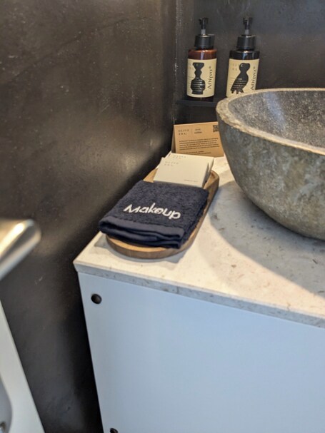 Thronos Suites - Image 43