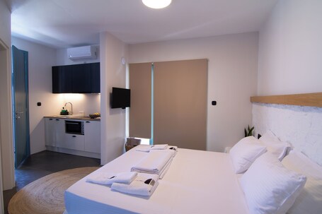 Thronos Suites - Image 70