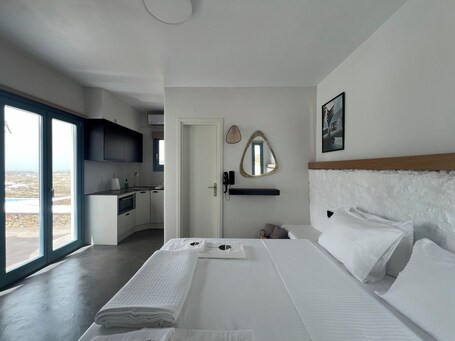 Thronos Suites - Image 33