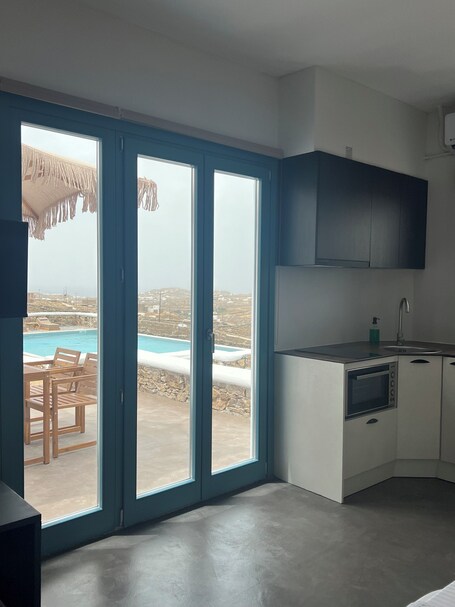 Thronos Suites - Image 28