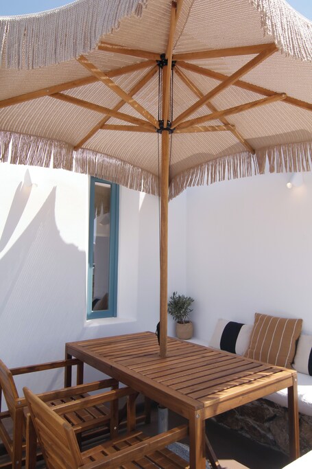 Thronos Suites - Image 51