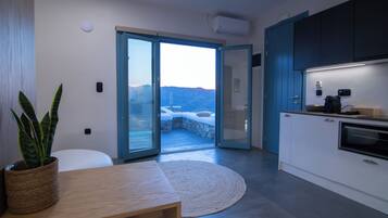 华丽套房, 阳台, 海景 | 私人厨房 | 冰箱、烤箱、炉灶、意式浓缩咖啡机