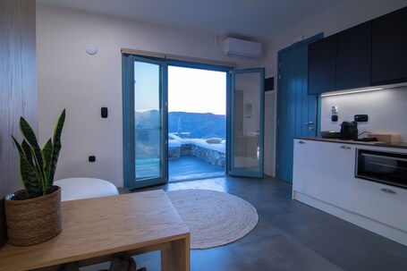 Thronos Suites - Image 14