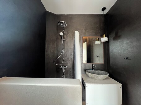 Thronos Suites - Image 78
