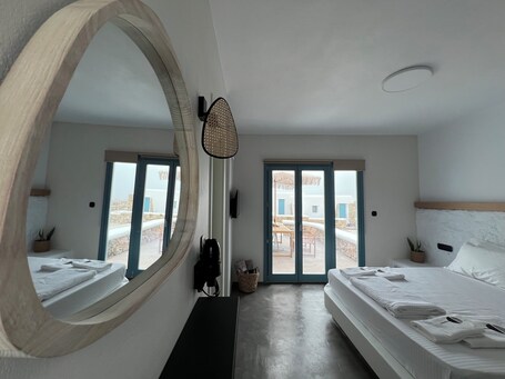 Thronos Suites - Image 21