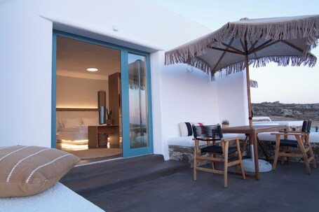 Thronos Suites - Image 36